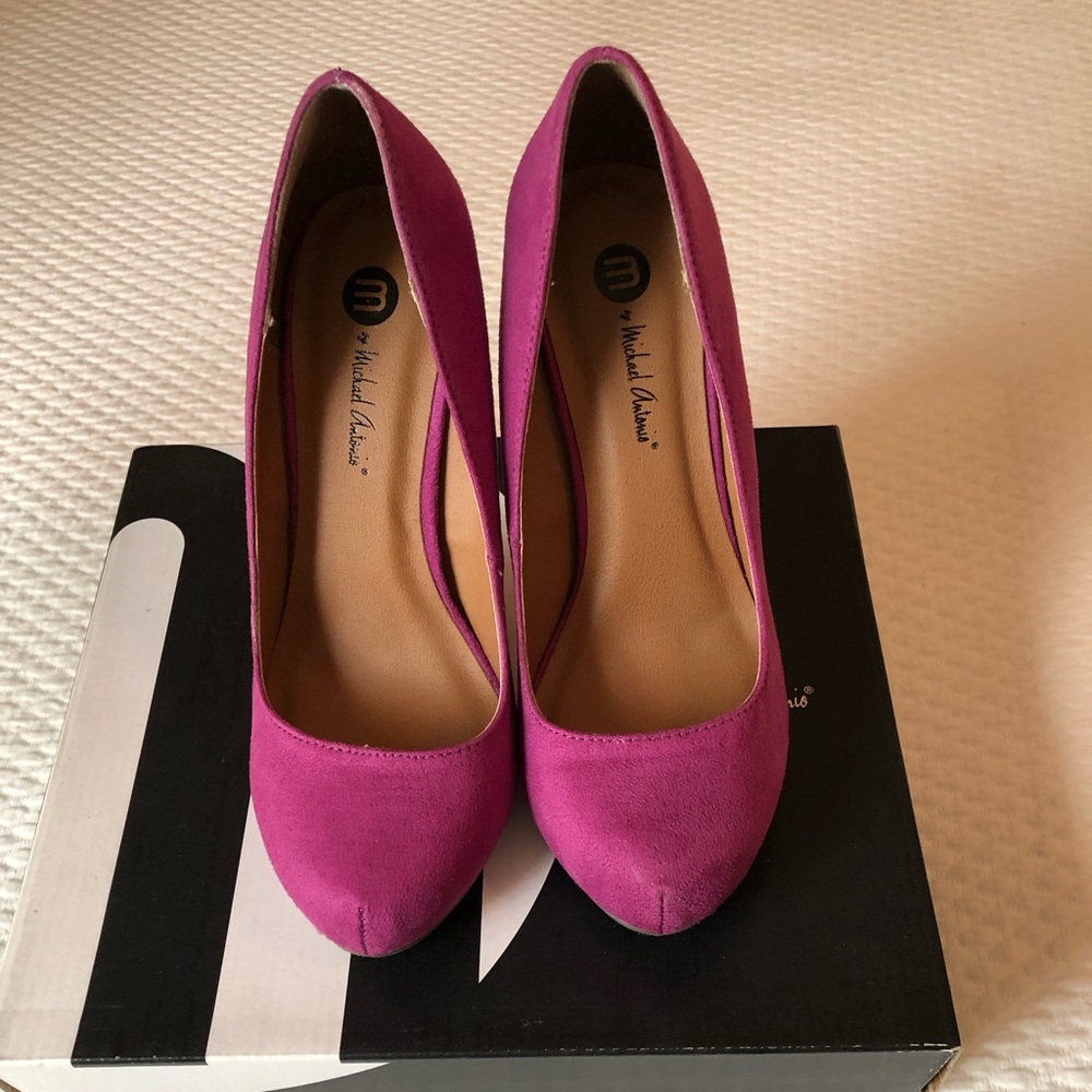 MICHAEL ANTONIO RASPBERRY HEELS - Picture 2 of 6